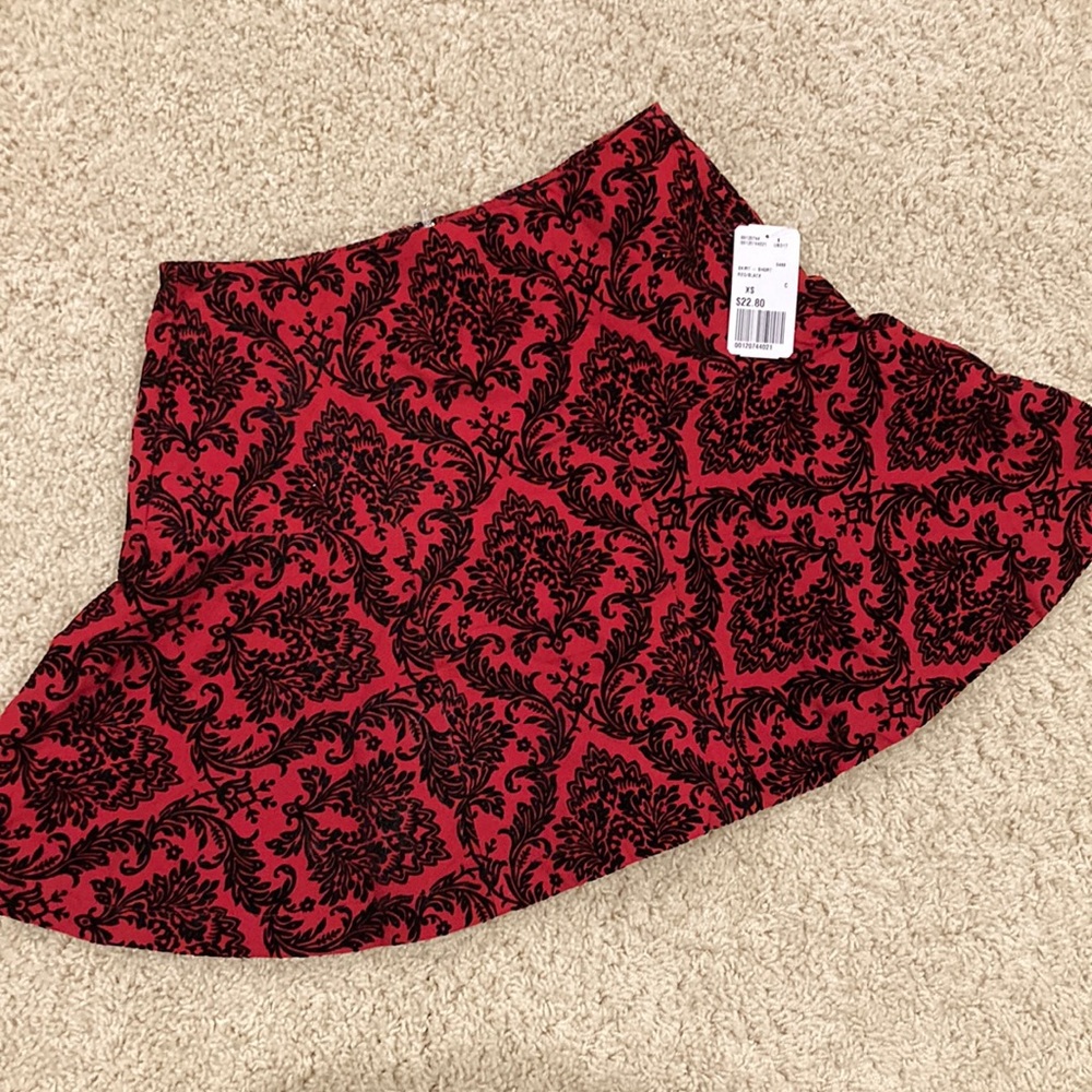 NWT Red and Black Holiday Skirt XS Forever 21